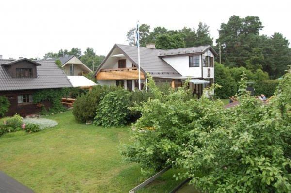 Laane Pansion Bed & Breakfast *